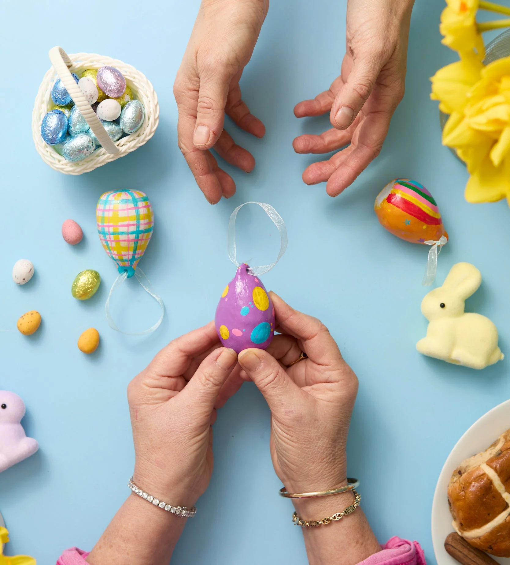 Egg-ceptional Creations: Egg Hanging Kit - Image 14